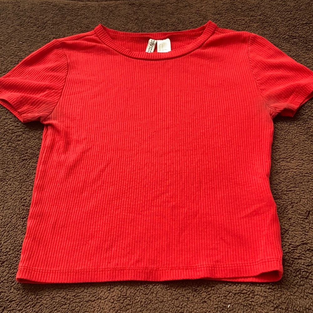 I am selling a plain red shirt for $7